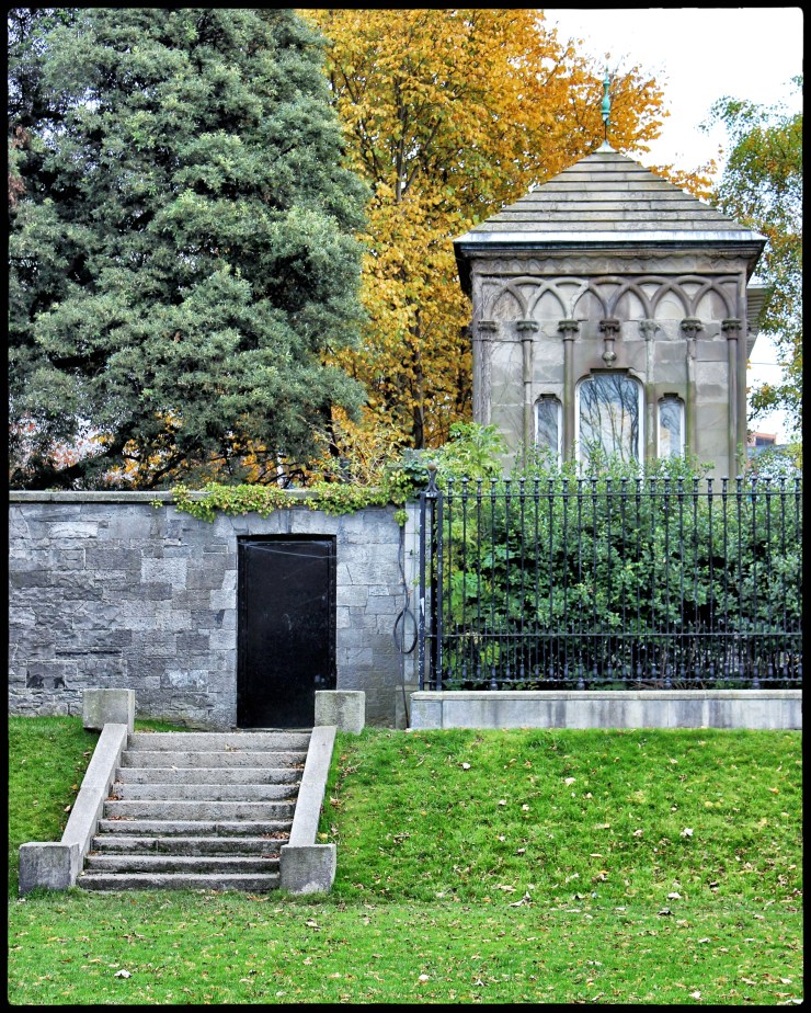 “Autumn...the year's last, loveliest smile."   ― William Cullen Bryant